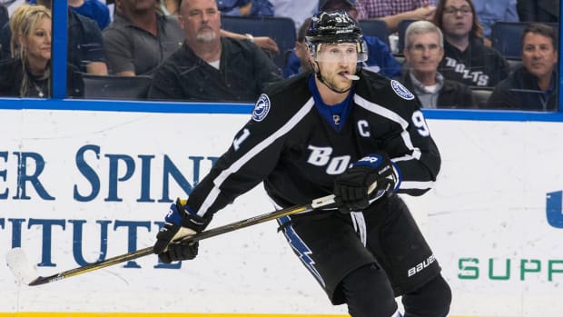 steven-stamkos-tampa-bay-lightning-out-blood-clot.jpg